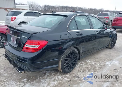 2012 Mercedes-Benz C 300 Luxury 4Matic/Sport 4Matic z USA, uszkodzony, nr VIN WDDGF8BB8CA650080